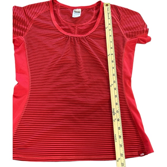 The North Face Women’s Vapor Wick Short Sleeve Tee Sz M - Picture 4 of 8